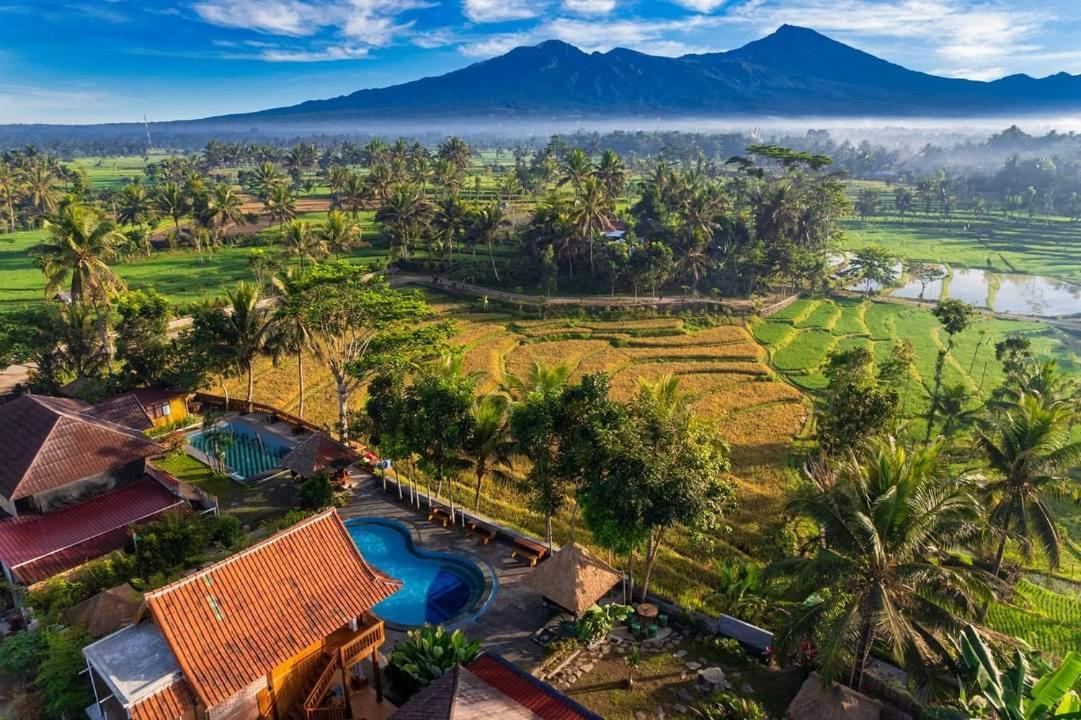 Peraja Bungalows Loyok Sangyang Екстериор снимка