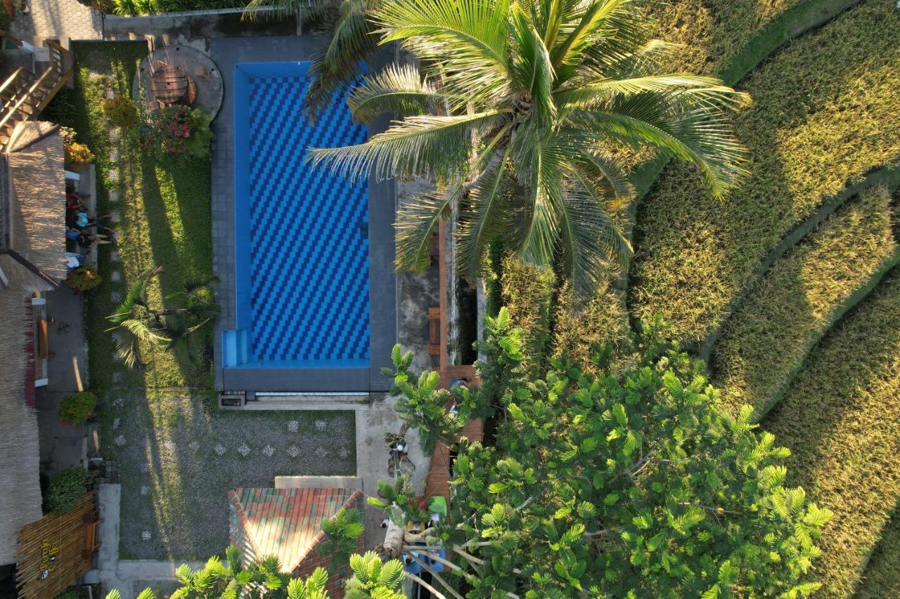 Peraja Bungalows Loyok Sangyang Екстериор снимка