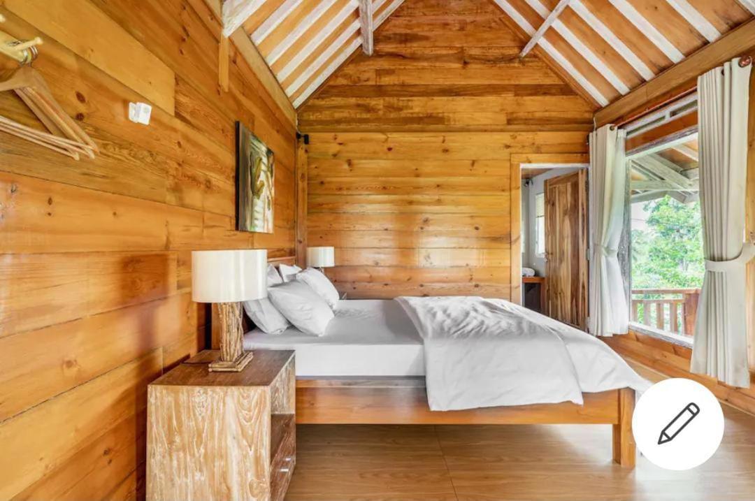 Peraja Bungalows Loyok Sangyang Екстериор снимка