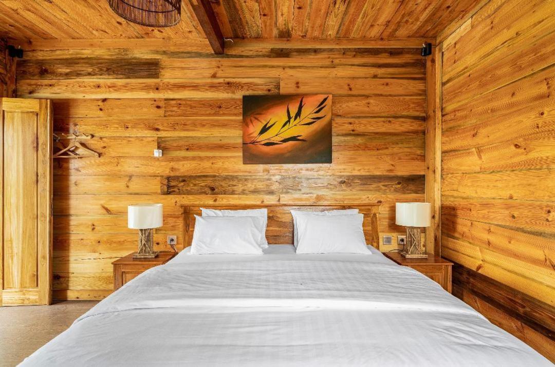 Peraja Bungalows Loyok Sangyang Екстериор снимка