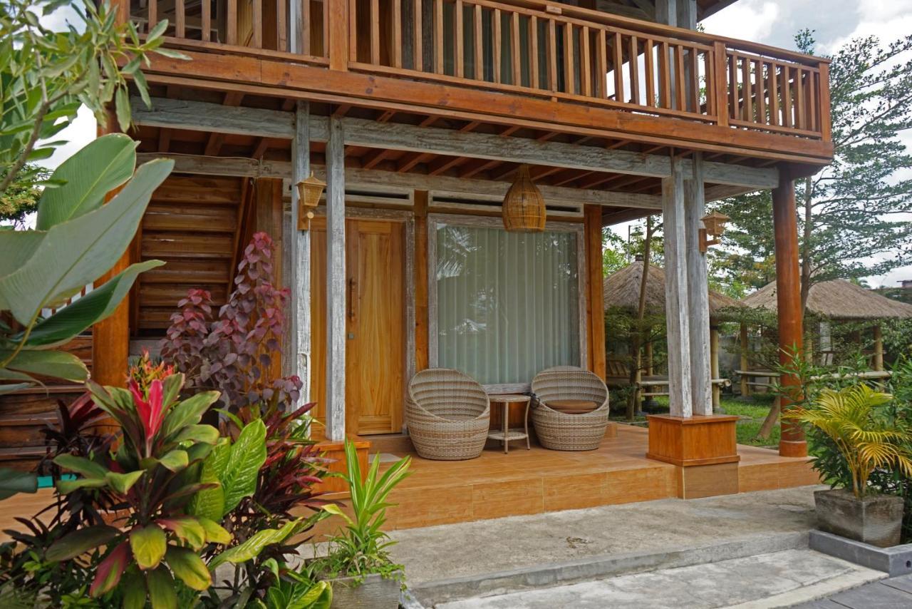 Peraja Bungalows Loyok Sangyang Екстериор снимка