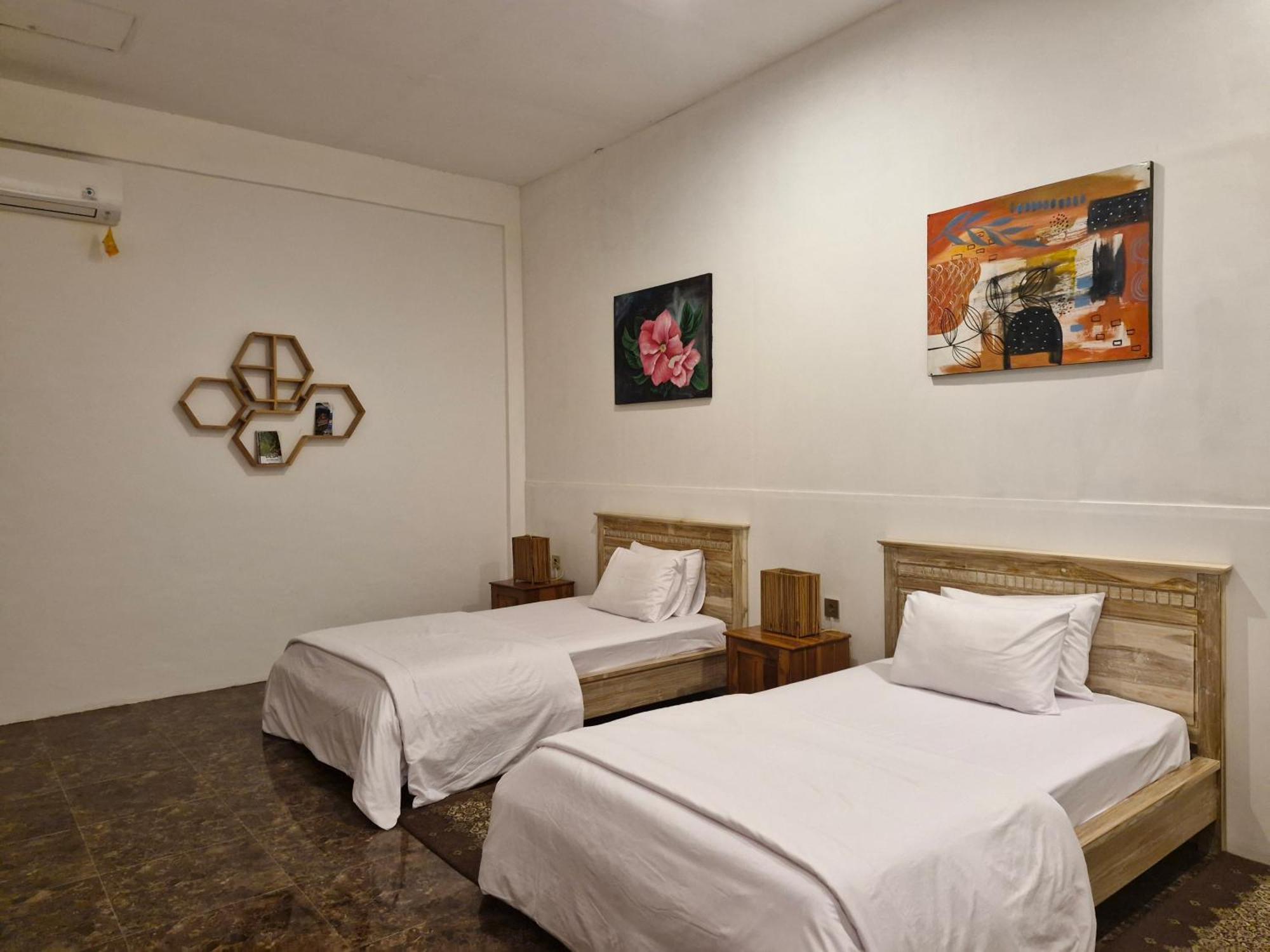 Peraja Bungalows Loyok Sangyang Стая снимка