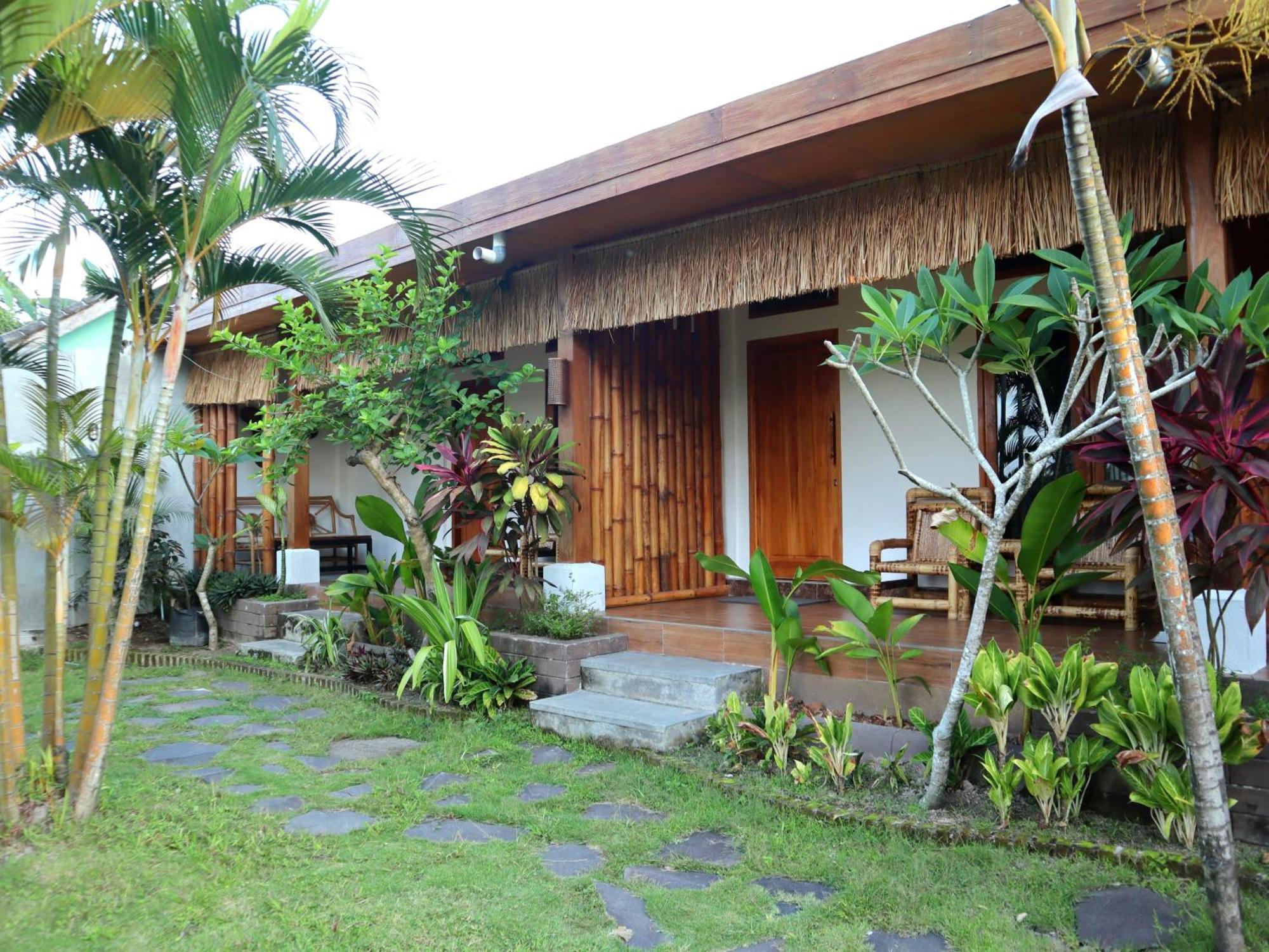 Peraja Bungalows Loyok Sangyang Стая снимка