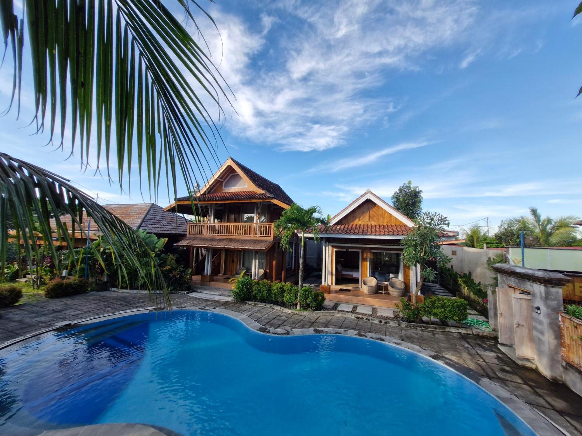 Peraja Bungalows Loyok Sangyang Стая снимка